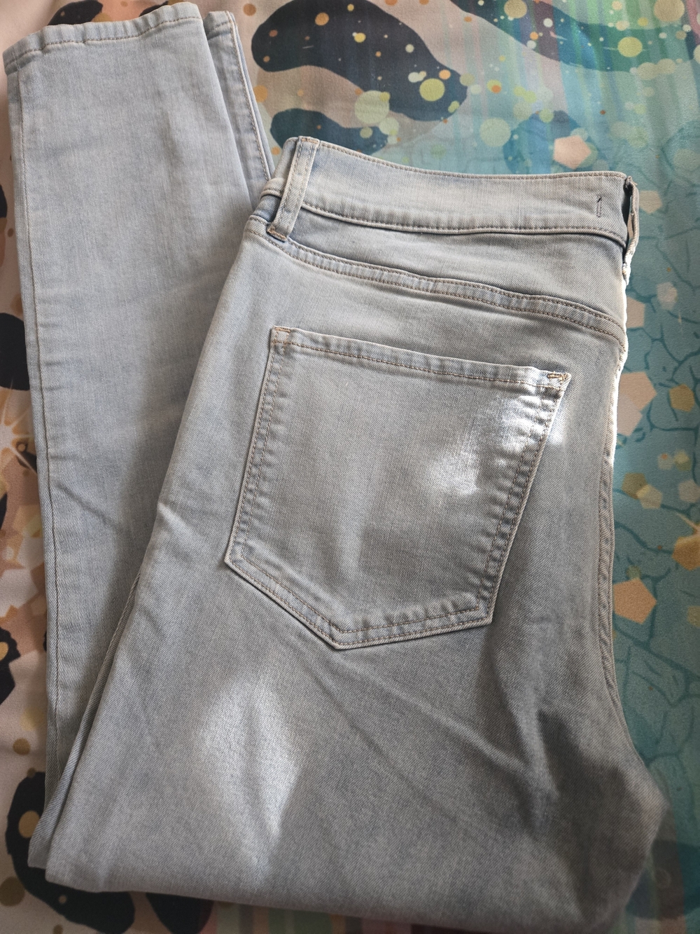 Light Wash Women’s Skinny Jeans - Classic High-Rise